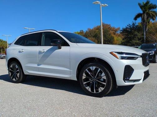 2026 Volvo XC60 B5 Plus