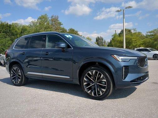 2025 Volvo XC90 Plug-In Hybrid T8 Plus 7-Seater