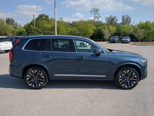 2025 Volvo XC90 Plug-In Hybrid T8 Plus 7-Seater