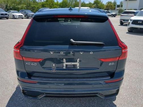2025 Volvo XC60 B5 Core