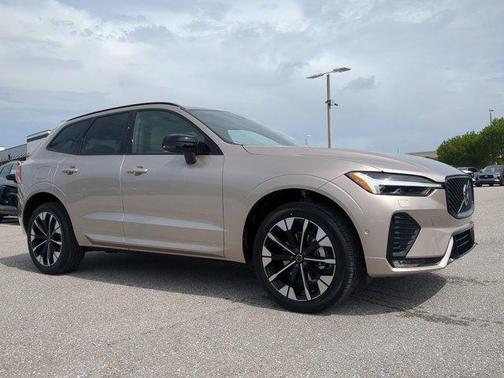 2026 Volvo XC60 PLUS