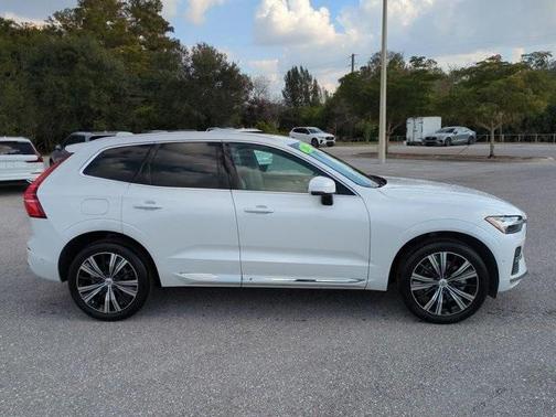 2023 Volvo XC60 B5 Plus Bright Theme