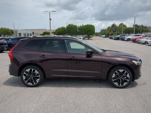2026 Volvo XC60 PLUS