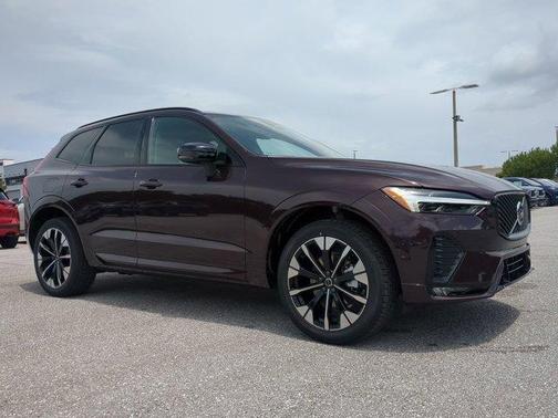 2026 Volvo XC60 PLUS