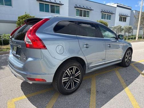 2017 Volvo XC60 T5 Dynamic