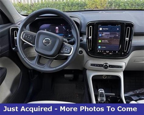 2024 Volvo XC40 B5 Plus Dark Theme