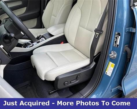 2024 Volvo XC40 B5 Plus Dark Theme