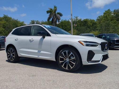 2025 Volvo XC60 B5 Plus