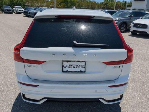 2025 Volvo XC60 B5 Plus