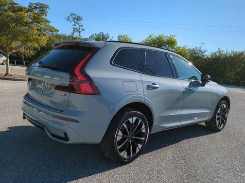2026 Volvo XC60 B5 Plus