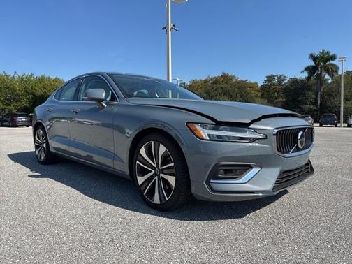 2023 Volvo S60 B5 Ultimate Bright Theme