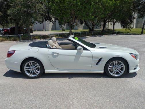 Diamond White Metallic 2013 Mercedes-Benz SL-Class SL 550