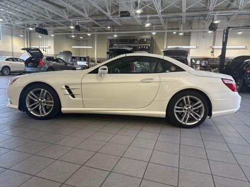 Diamond White Metallic 2013 Mercedes-Benz SL-Class SL 550
