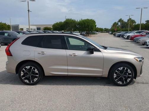 2026 Volvo XC60 B5 Plus