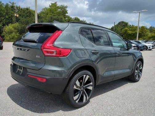 Forest Green 2026 Volvo XC40 B5 Plus