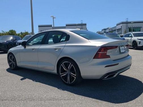 2019 Volvo S60 T5 R-Design