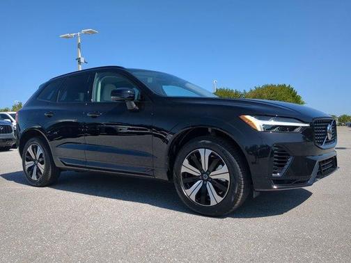 2025 Volvo XC60 Plug-In Hybrid T8 Core