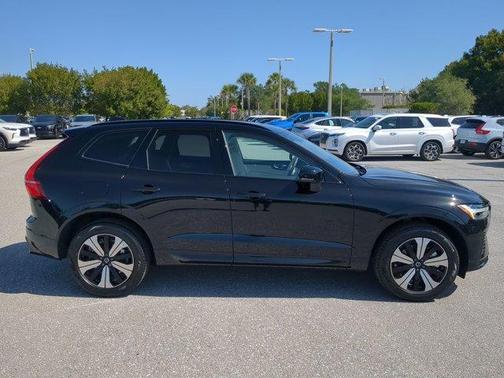 2025 Volvo XC60 Plug-In Hybrid T8 Core