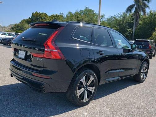 2025 Volvo XC60 Plug-In Hybrid T8 Core