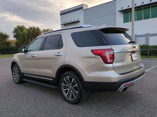 2017 Ford Explorer Platinum