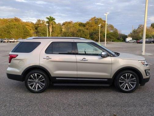 2017 Ford Explorer Platinum
