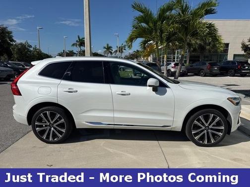2023 Volvo XC60 B5 Ultimate Bright Theme