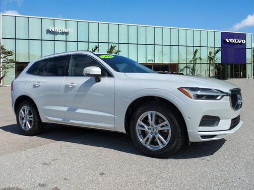 Crystal White Metallic 2018 Volvo XC60 T5 Momentum