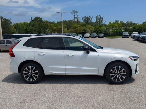 2025 Volvo XC60 B5 Plus