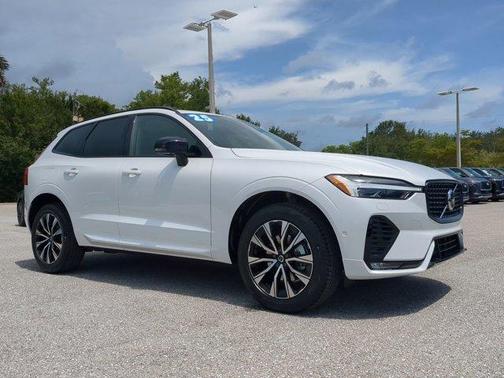 2025 Volvo XC60 B5 Plus