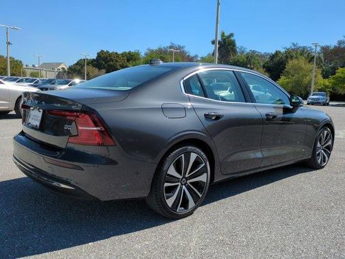 2023 Volvo S60 B5 Ultimate Bright Theme