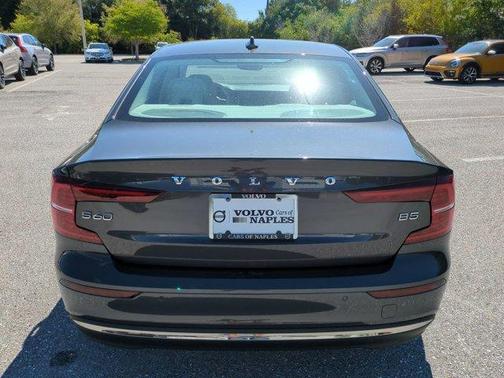 2023 Volvo S60 B5 Ultimate Bright Theme