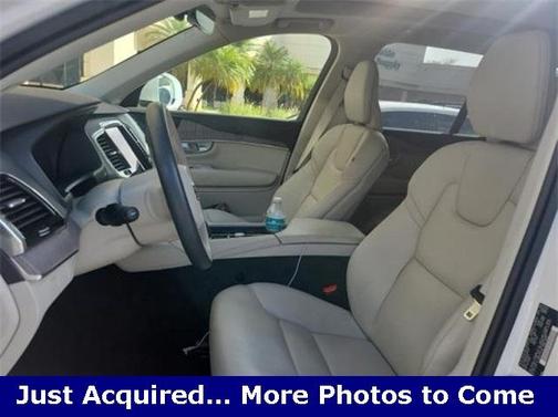 2024 Volvo XC90 B6 Plus Bright Theme 7-Seater