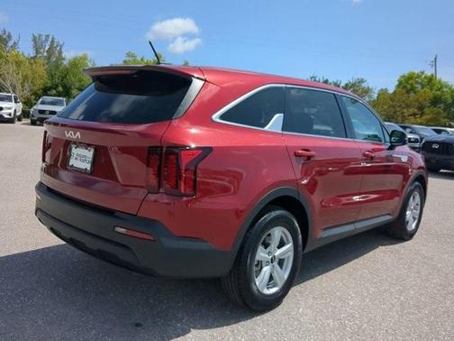 2023 Kia Sorento LX