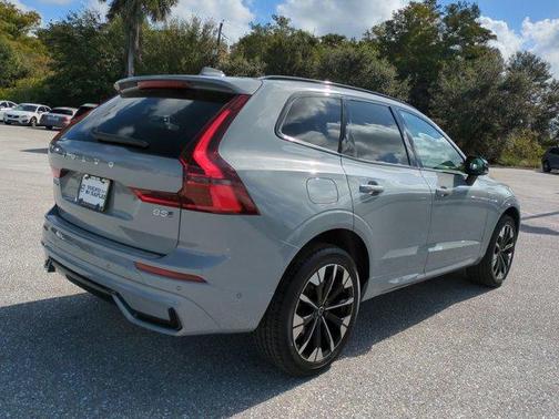 2026 Volvo XC60 B5 Plus