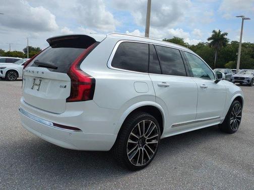Crystal White Pearl 2026 Volvo XC90 B6 Plus 7-Seater