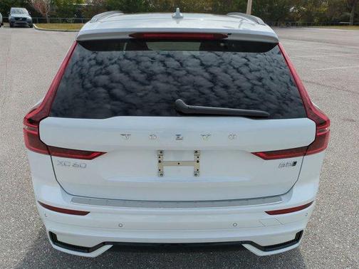 2026 Volvo XC60 B5 Ultra