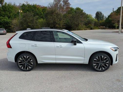 2026 Volvo XC60 B5 Ultra