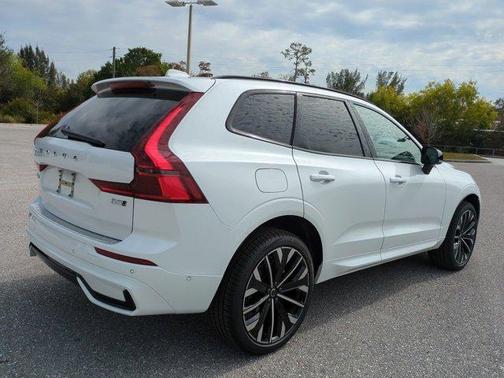 2026 Volvo XC60 B5 Ultra