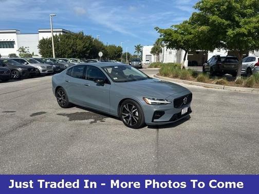 2024 Volvo S60 B5 Core Dark Theme