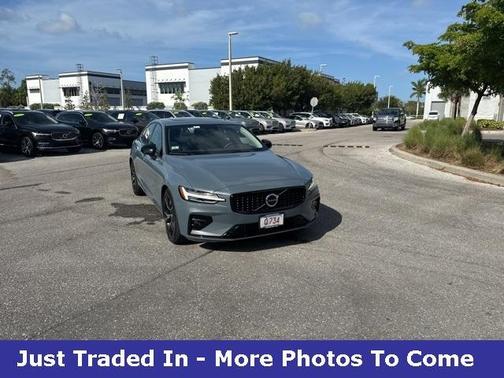 2024 Volvo S60 B5 Core Dark Theme