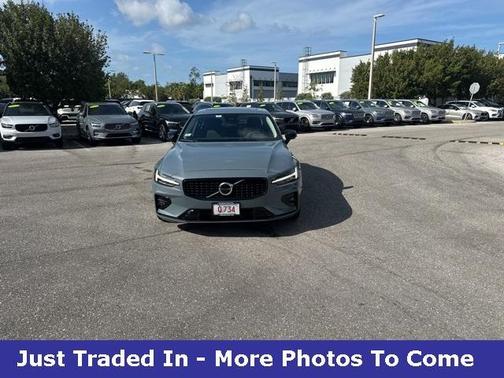 2024 Volvo S60 B5 Core Dark Theme