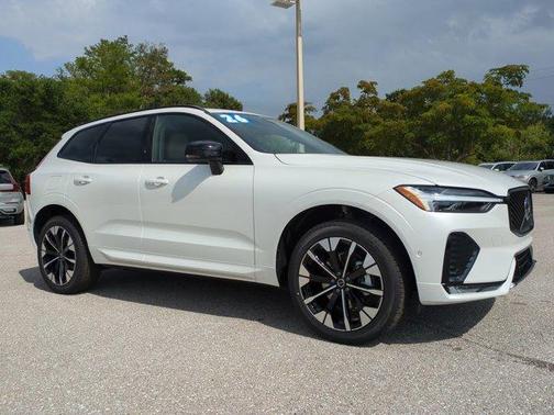 Crystal White Metallic 2026 Volvo XC60 B5 Plus
