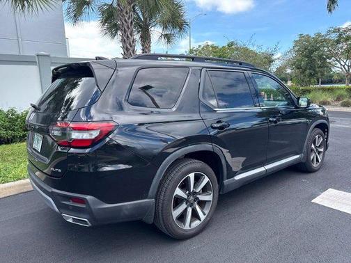 Crystal Black Pearl 2023 Honda Pilot Elite