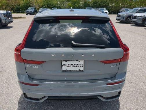2025 Volvo XC60 B5 Ultra