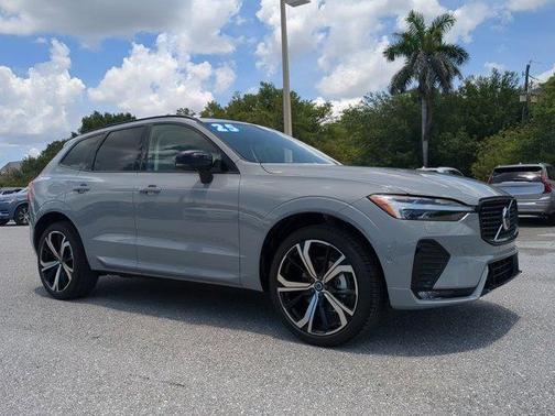 2025 Volvo XC60 B5 Ultra