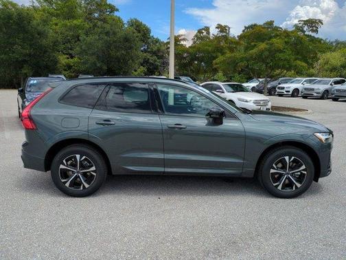Forest Green 2026 Volvo XC60 B5 Core