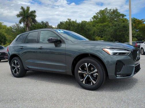 Forest Green 2026 Volvo XC60 B5 Core