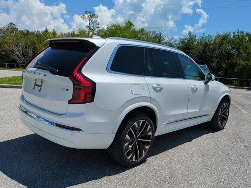2026 Volvo XC90 B5 Core