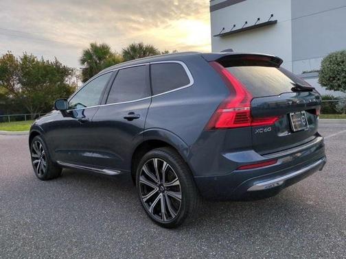2023 Volvo XC60 B5 Ultimate Bright Theme
