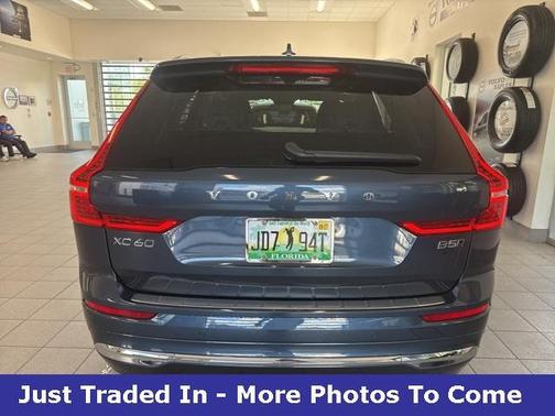 2023 Volvo XC60 B5 Ultimate Bright Theme